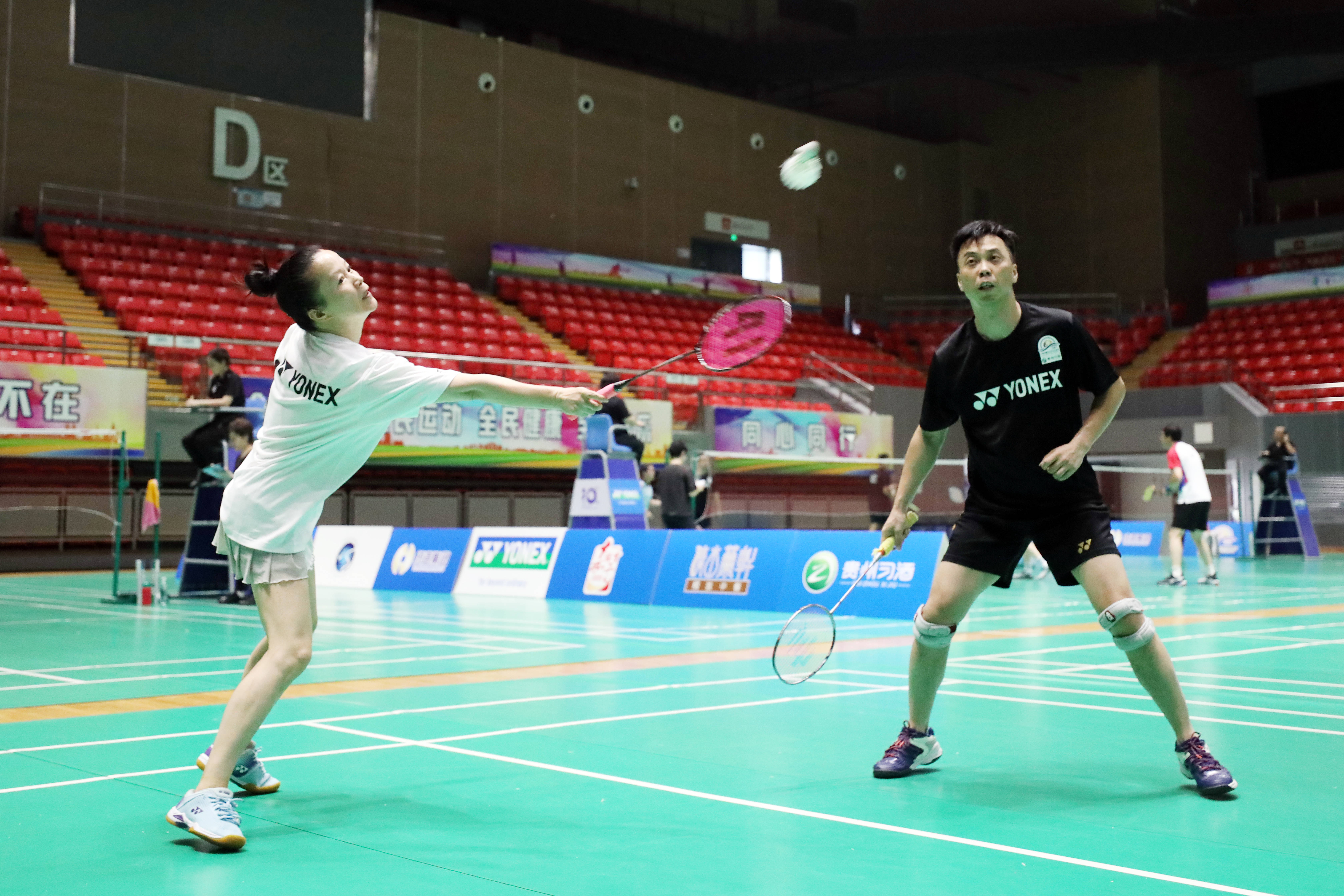 羽毛球比赛精彩纷呈,选手互不相让的简单介绍 羽毛球比赛精彩纷呈,选手互不相让的简单介绍