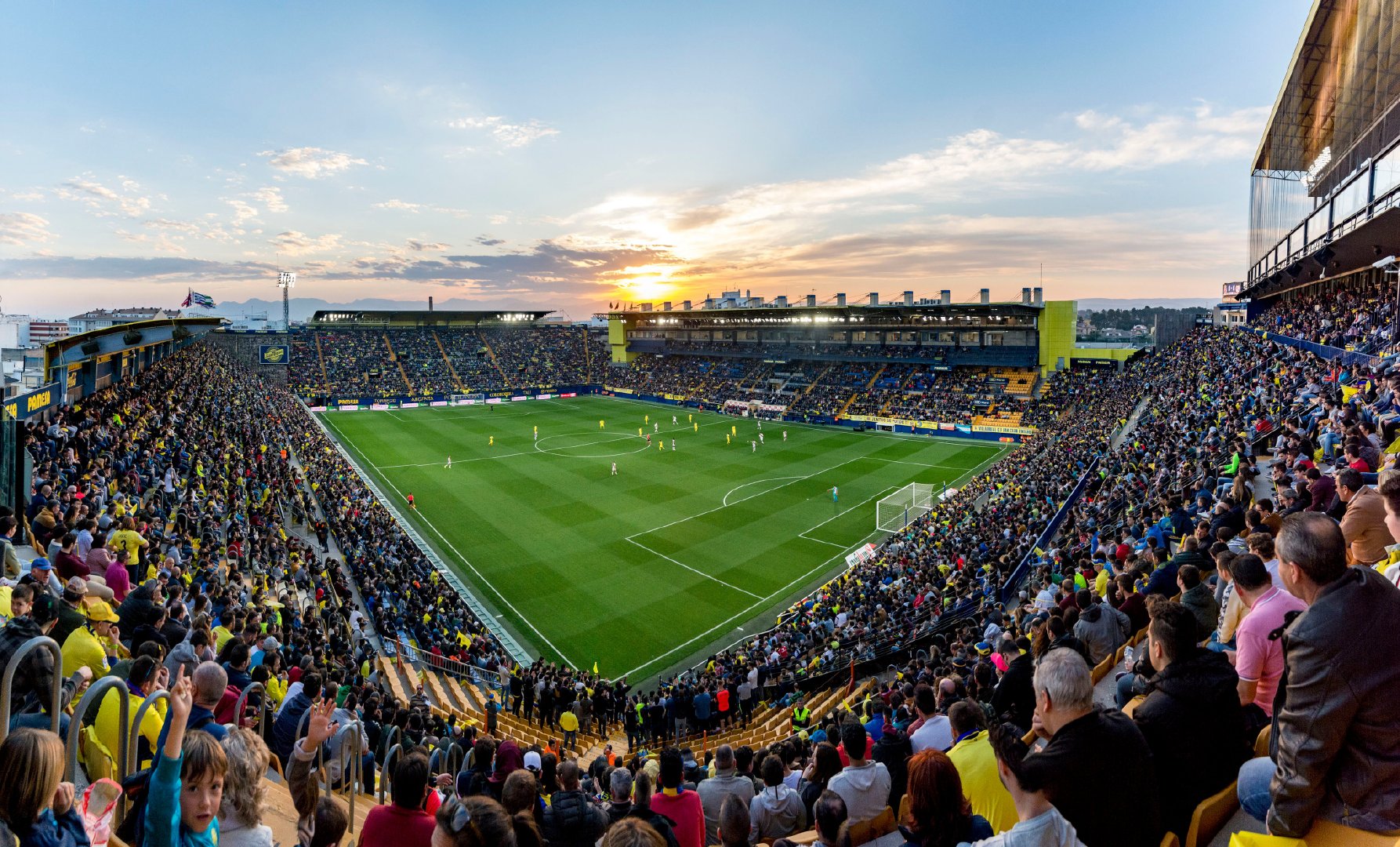 开云体育官网-格拉纳达攻占桑坦德球场,稳扎稳打