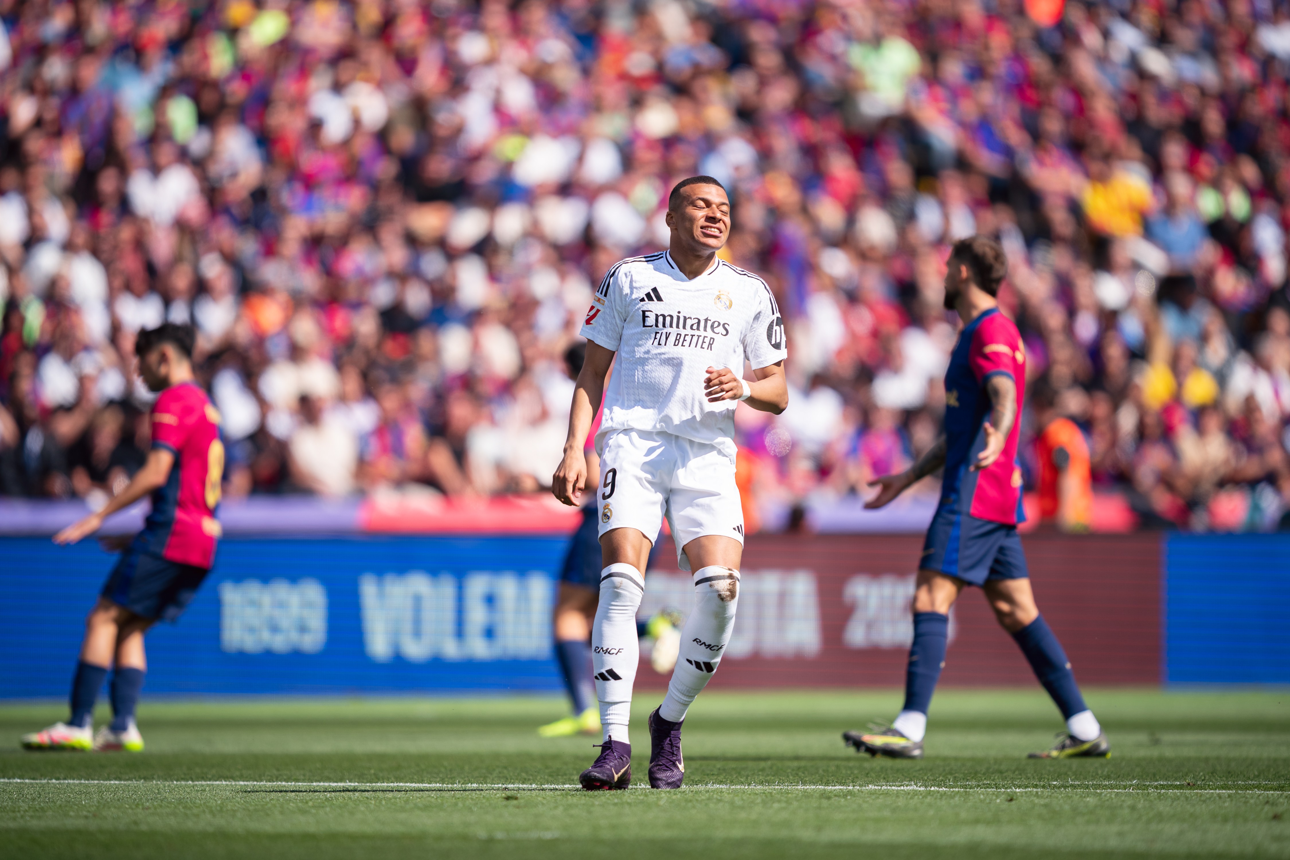 开云下载-西甲巨头：巴塞罗那迎战皇马