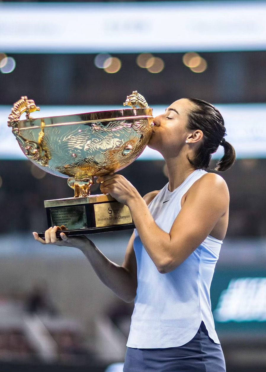 开云官网-比利时女足球员在友谊赛中获得胜利