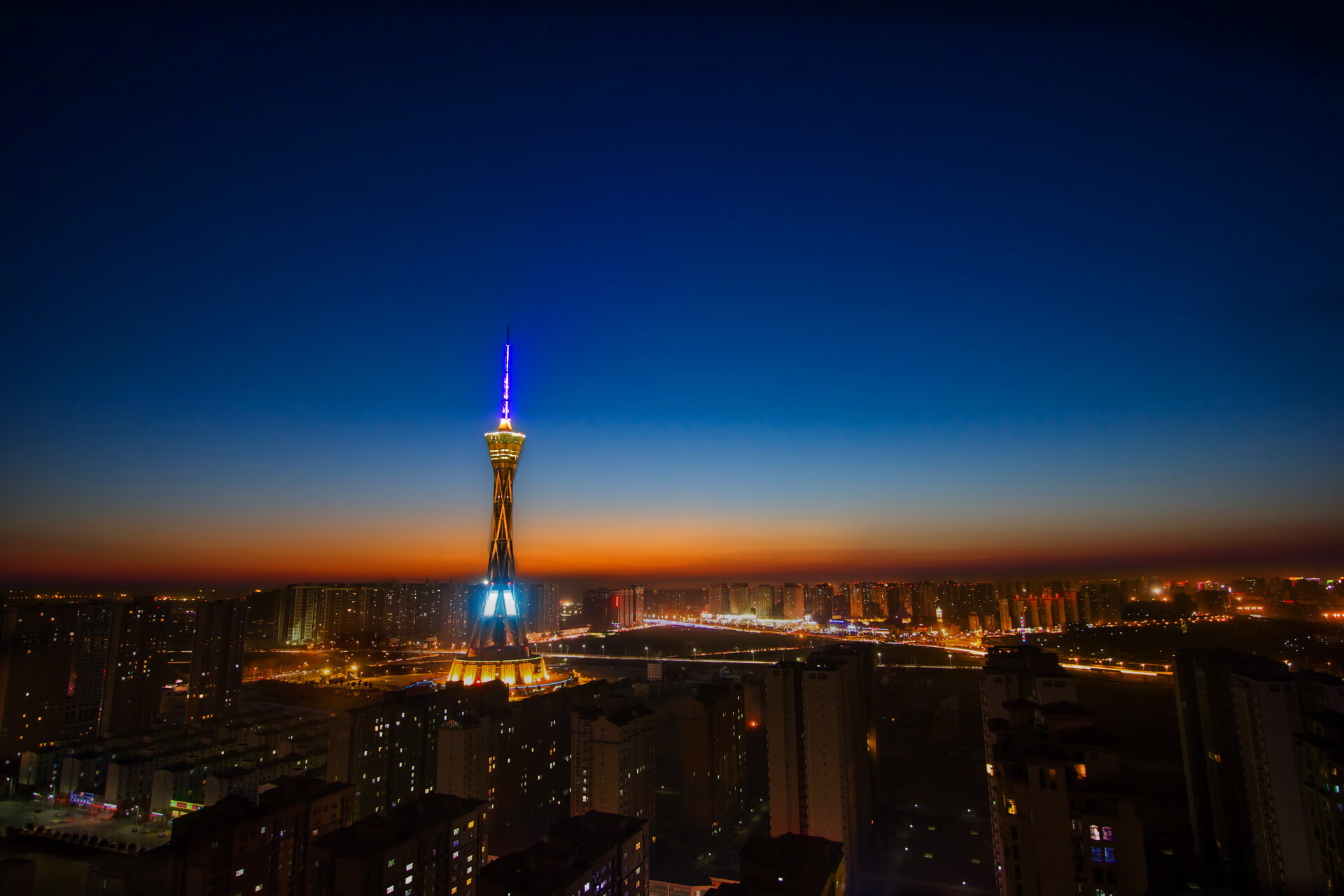 开云平台-双星闪耀,卢卡库打破心魔绽放光芒,挪威绝境反击奏响北欧战歌