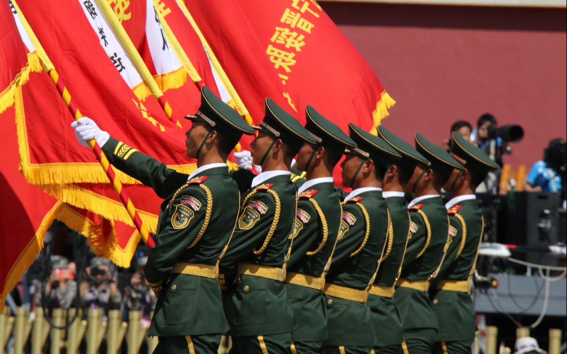 逆境之下,个体英雄主义的全球共鸣,奇才的坚韧与米切尔的掌控